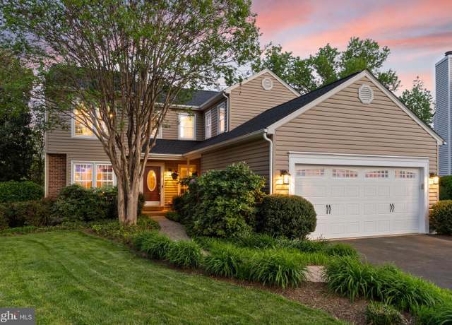 Property at 14400 Filly Ct, Centreville, VA 20120, 4 beds, 3.5 baths