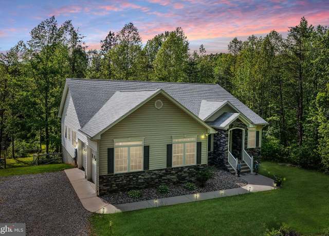 Property at 107 Shady Creek Ln, Fredericksburg, VA 22406, 5 beds, 3 baths