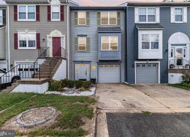 Property at 305 Backridge Ct, Fredericksburg, VA 22406, 2 beds, 2 baths