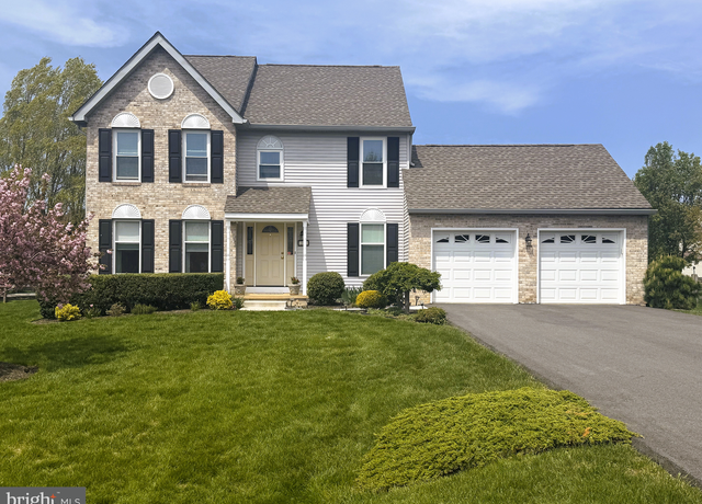 Property at 14 Pegasus Pl, Bear, DE 19701, 3 beds, 2.5 baths