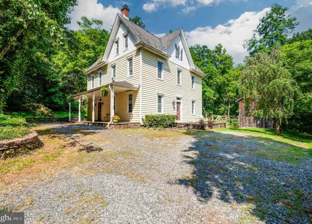 Property at 644 Douglass Dr, Douglassville, PA 19518, 5 beds, 1.5 baths