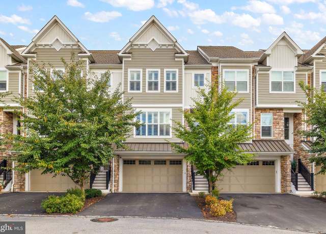 Property at 34 New Countryside Dr, West Chester, PA 19382, 4 beds, 3 baths