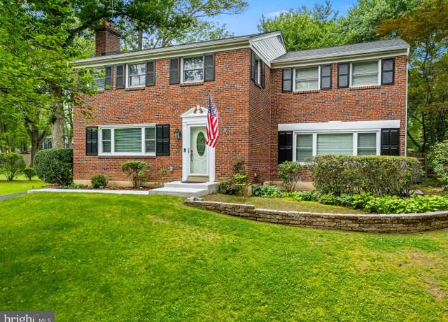 Property at 403 Scott Ln, Wallingford, PA 19086, 5 beds, 3.5 baths