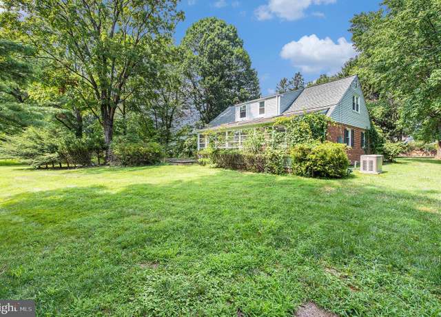 Property at 532 Vista Rd, Ambler, PA 19002, 4 beds, 2 baths