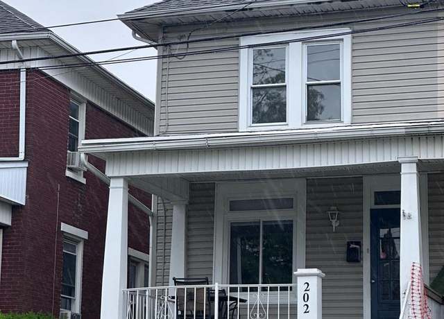 Property at 202 S Main St, Red Lion, PA 17356, 4 beds, 1 bath