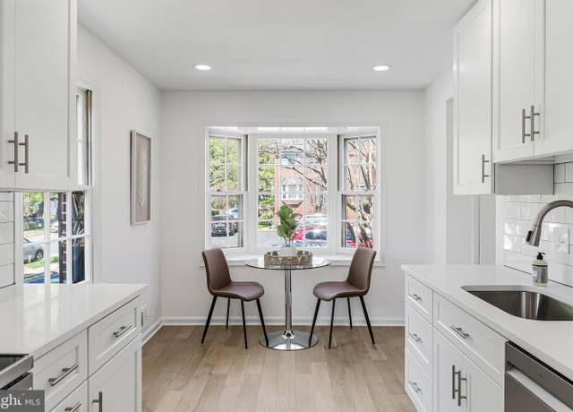 Property at 2111 N Lincoln St, Arlington, VA 22207, 3 beds, 3.5 baths