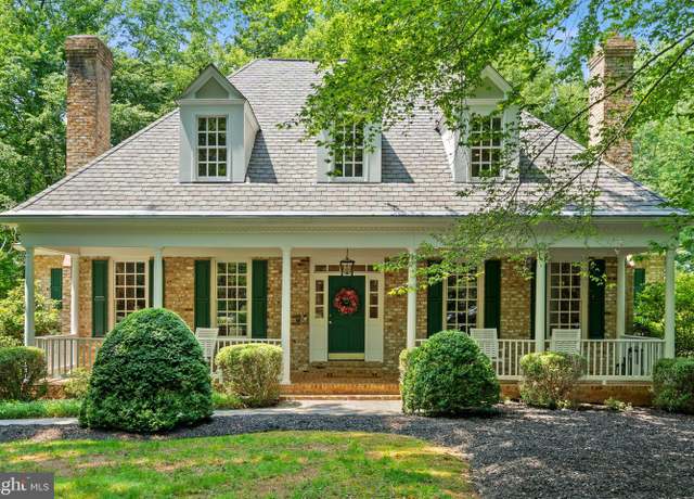 Property at 6008 Finchingfield Rd, Warrenton, VA 20187, 4 beds, 4 baths
