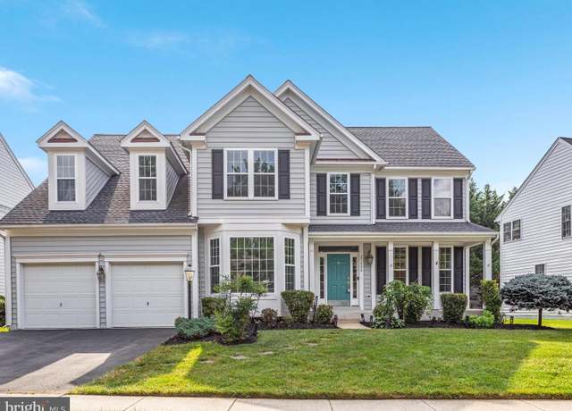 Property at 25868 Flintonbridge Dr, Chantilly, VA 20152, 5 beds, 3.5 baths