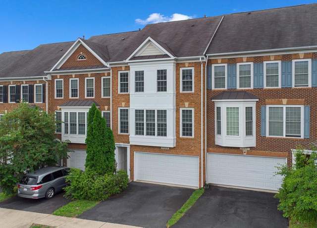 Property at 17504 Cajun Ct, Dumfries, VA 22025, 3 beds, 2.5 baths