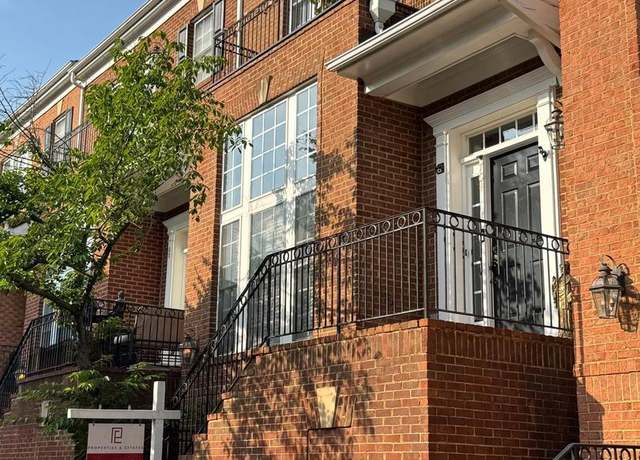 Property at 704 Vestal St, Woodbridge, VA 22191, 3 beds, 2.5 baths
