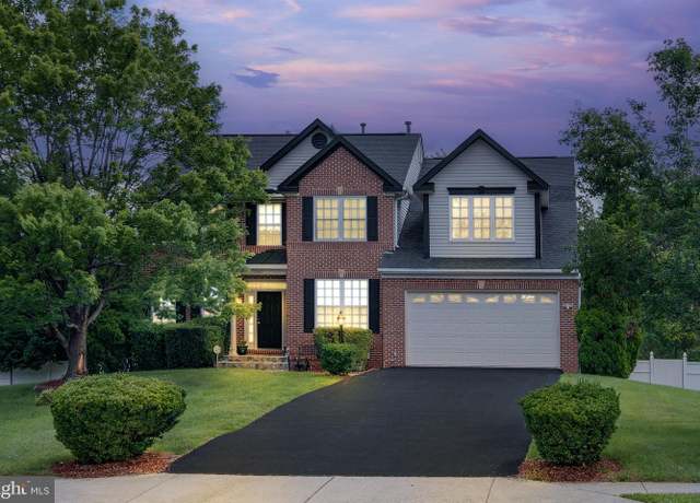 Property at 12967 Queen Chapel Rd, Woodbridge, VA 22193, 5 beds, 3.5 baths