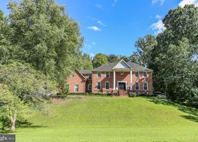 Property at 13001 Pipe Run Dr, Fredericksburg, VA 22407, 5 beds, 4.5 baths