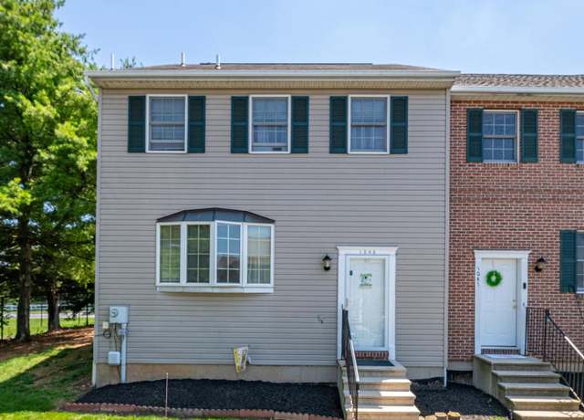 Property at 1043 Fredrick Blvd, Reading, PA 19605, 3 beds, 2.5 baths