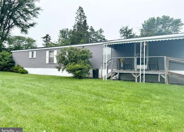 Property at 300 Bordic Rd, Reading, PA 19606, 3 beds, 1 bath