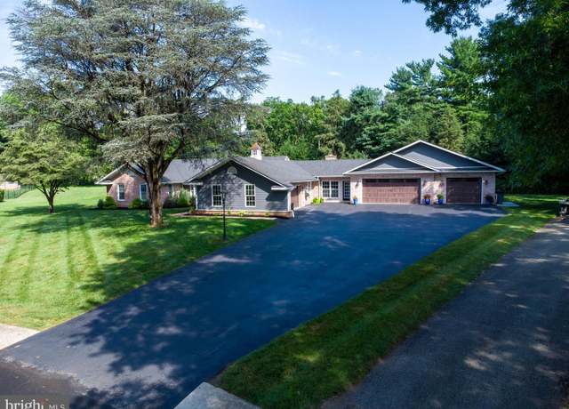 Property at 628 Yorkshire Dr, Carlisle, PA 17013, 4 beds, 3.5 baths