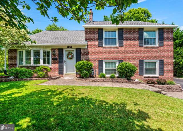 Property at 107 Lombardy Dr, Wallingford, PA 19086, 4 beds, 2.5 baths