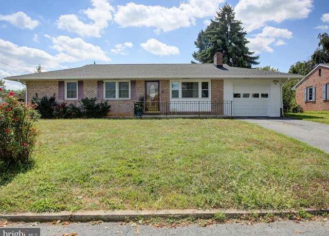 Property at 120 Lincoln Dr, Fayetteville, PA 17222, 3 beds, 1.5 baths