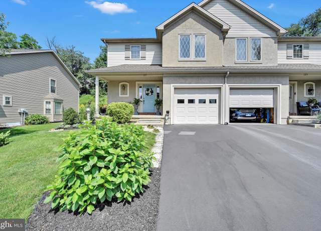 Property at 121 Eagle Dr, Ephrata, PA 17522, 3 beds, 2.5 baths