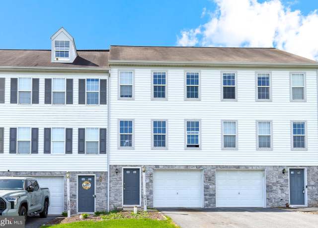 Property at 2822 Woodmont Dr, York, PA 17404, 2 beds, 1.5 baths