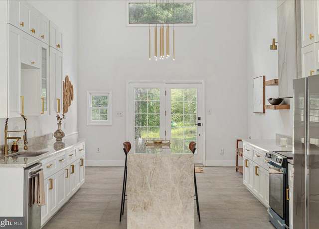 Property at 101 Delaware Trl, Winchester, VA 22602, 4 beds, 2 baths