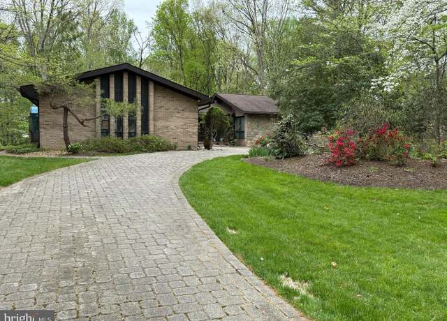 Property at 7513 Royal Oak Dr, Mclean, VA 22102, 4 beds, 4 baths