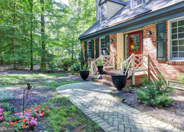 Property at 102 Whitehall Ct, Williamsburg, VA 23188, 4 beds, 2.5 baths