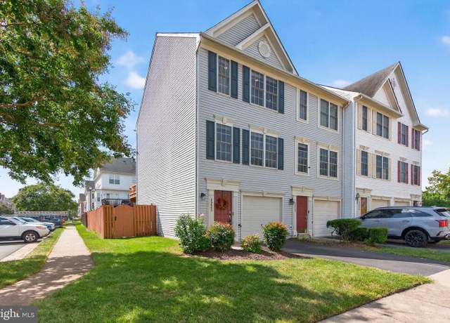 Property at 45445 Timber Trail Sq, Sterling, VA 20164, 3 beds, 2.5 baths
