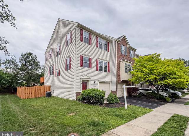 Property at 12761 Stone Lined Cir, Woodbridge, VA 22192, 3 beds, 3 baths