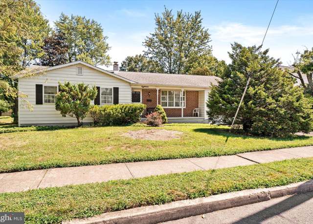 Property at 18 Compton Way, Hamilton, NJ 08690, 3 beds, 2 baths