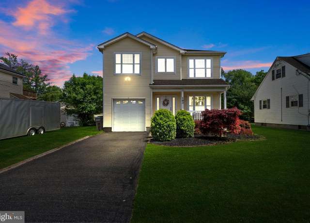 Property at 143 Oak St, Bridgewater, NJ 08807, 4 beds, 3.5 baths
