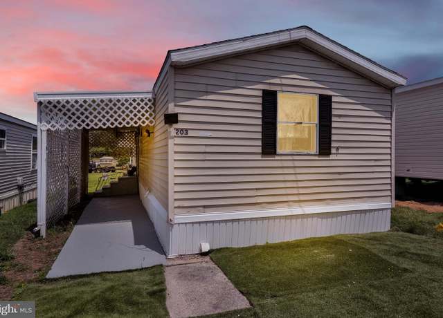 Property at 203 Bordic Rd, Reading, PA 19606, 2 beds, 1 bath