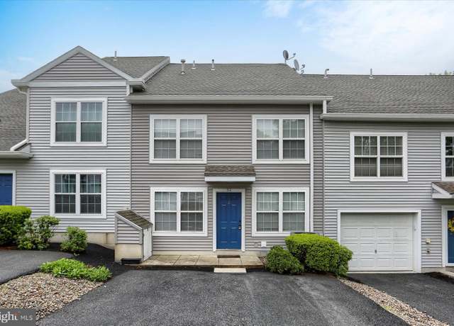 Property at 52 Courtyard Dr, Carlisle, PA 17013, 2 beds, 1.5 baths