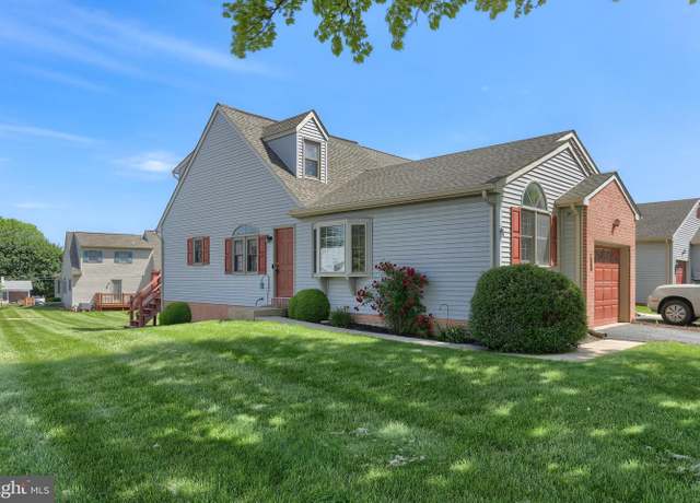 Property at 2097 Acorn Dr, Lebanon, PA 17042, 3 beds, 2 baths