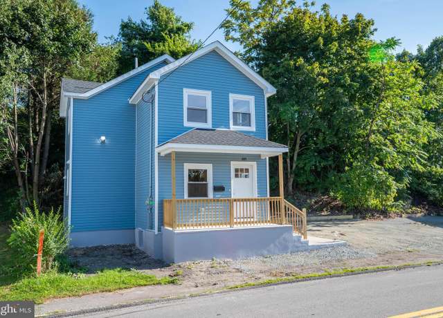 Property at 305 Parsonage St, Pittston, PA 18640, 4 beds, 2 baths