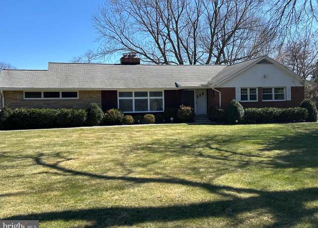Property at 2831 Cedar Ln, Vienna, VA 22180, 3 beds, 3 baths