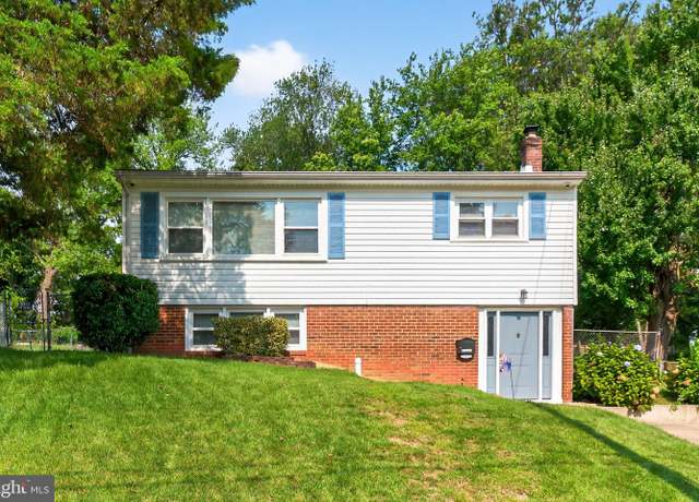 Property at 13430 Greenacre Dr, Woodbridge, VA 22191, 4 beds, 2 baths