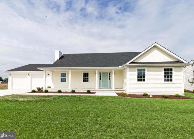 Property at 405 Collins Ave, Hurlock, MD 21643, 4 beds, 3.5 baths