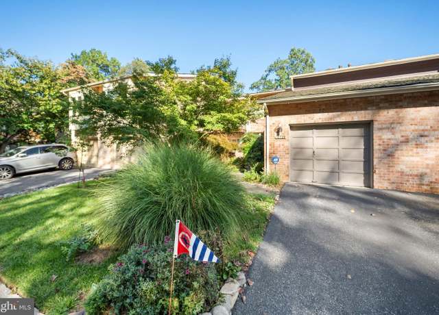 Property at 10729 Gloxinia Dr, Rockville, MD 20852, 3 beds, 3 baths
