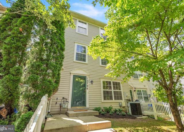 Property at 13706 Lark Song Dr, Germantown, MD 20874, 3 beds, 2.5 baths