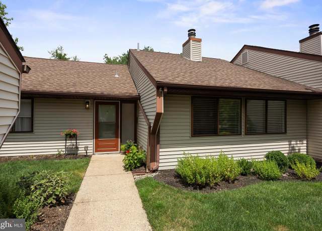 Property at 25 E Bluebell Ln, Mount Laurel, NJ 08054, 2 beds, 1 bath