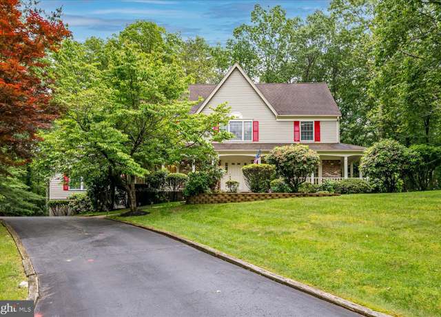 Property at 8 Silver Birch Ct, Monmouth Junction, NJ 08852, 4 beds, 2.5 baths