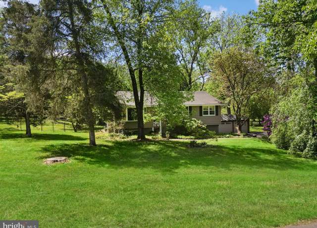 Property at 7 Walton Dr, New Hope, PA 18938, 4 beds, 2.5 baths