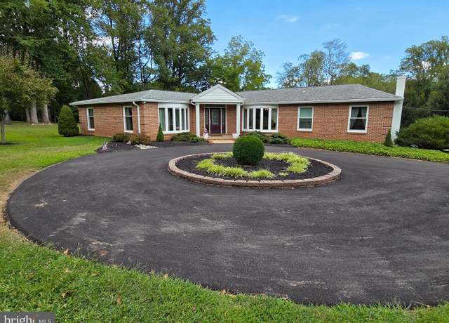 Property at 215 Gravel Hill Rd, Huntingdon Valley, PA 19006, 3 beds, 2.5 baths