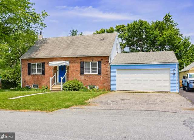 Property at 1373 Puggy Ln, Bethlehem, PA 18015, 4 beds, 1.5 baths