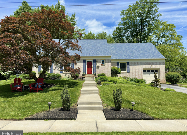 Property at 113 Sypherd Dr, Newark, DE 19711, 4 beds, 2 baths