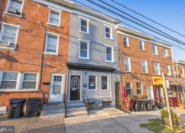 Property at 1227 W 4th St, Wilmington, DE 19805, 4 beds, 2.5 baths