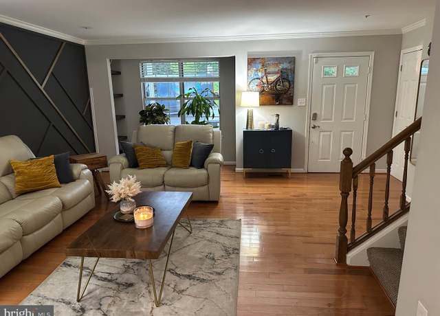 Property at 25754 Woodfield Rd, Damascus, MD 20872, 3 beds, 3.5 baths