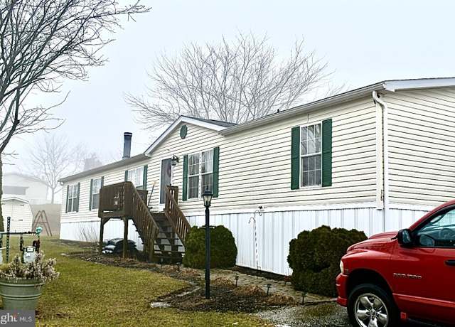Property at 38 Broadwing Dr, Hanover, PA 17331, 4 beds, 2 baths