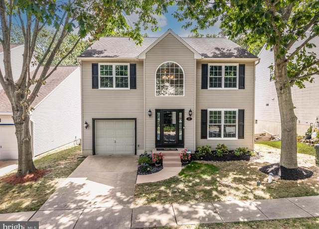 Property at 129 Country Run Dr, Coatesville, PA 19320, 4 beds, 2.5 baths