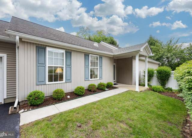 Property at 1902 Hunters Cir, Glen Mills, PA 19342, 2 beds, 2 baths